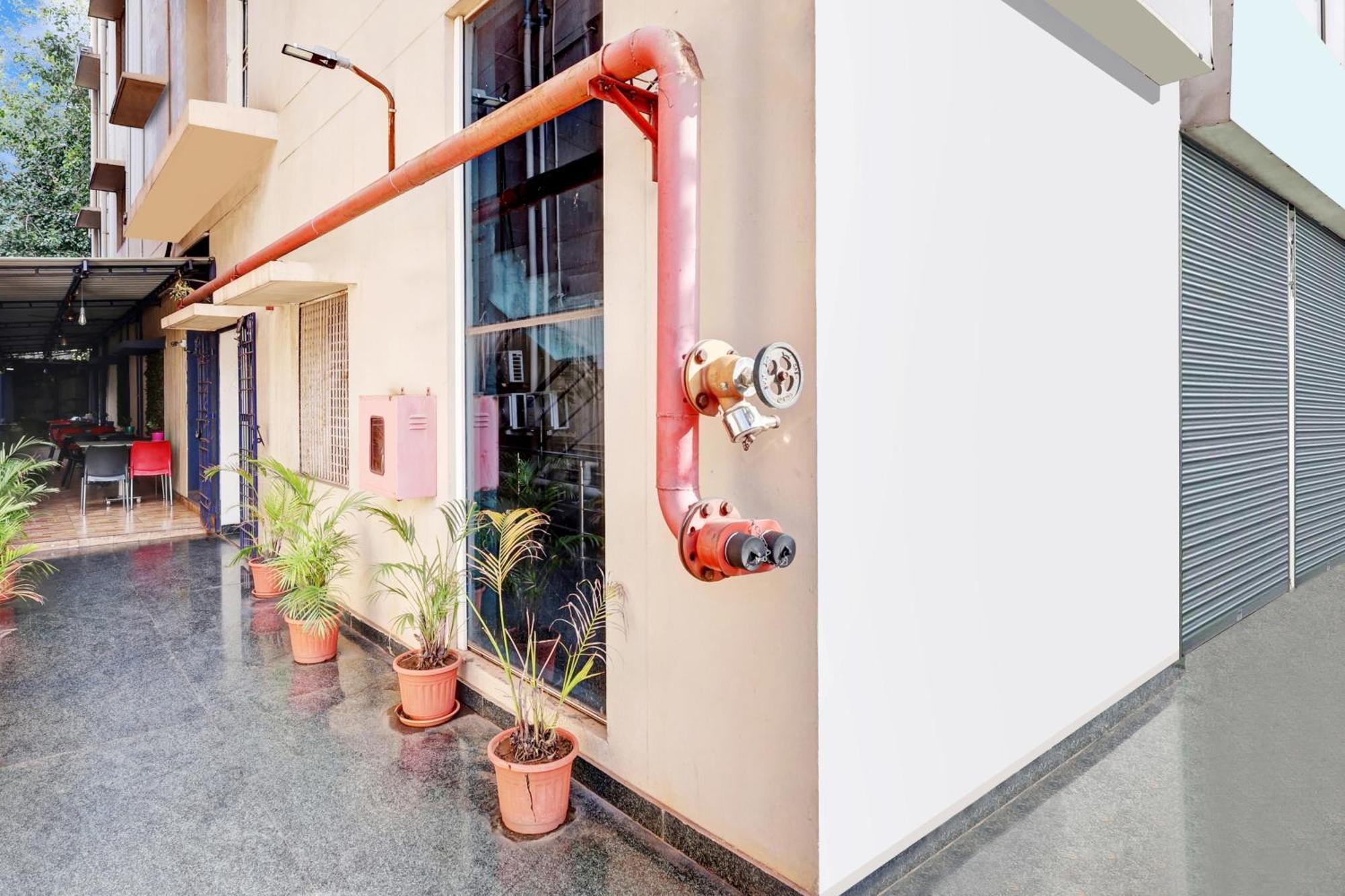 Super Collection O Dabagardens Near Beach Road Visakhapatnam Exterior foto